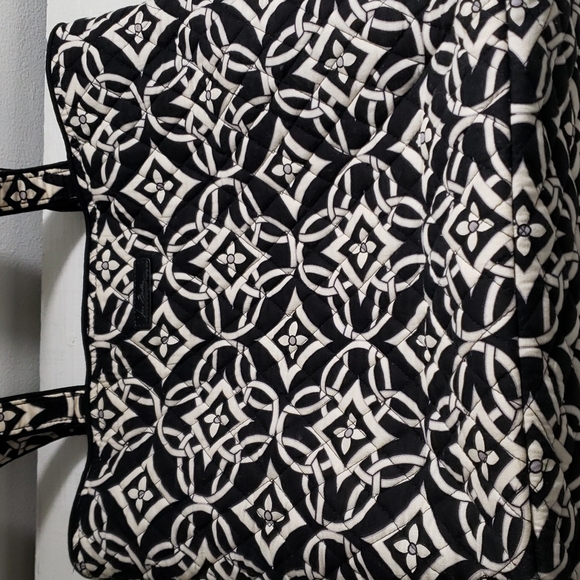 Vera Bradley Tote - 426 - Picture 2 of 8